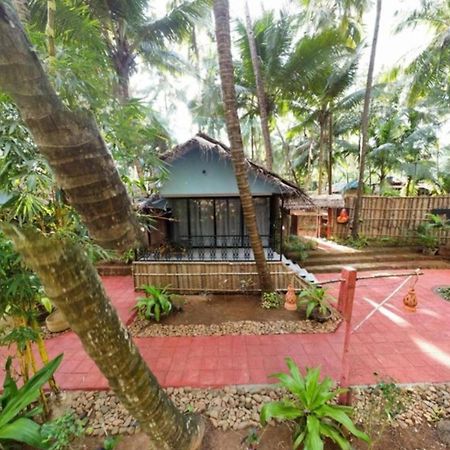 Palm Trees Ayurvedic Heritage Patnem Beach Exterior photo