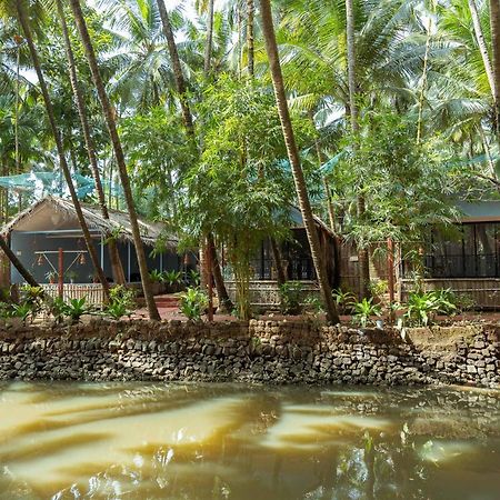 Palm Trees Ayurvedic Heritage Patnem Beach Exterior photo