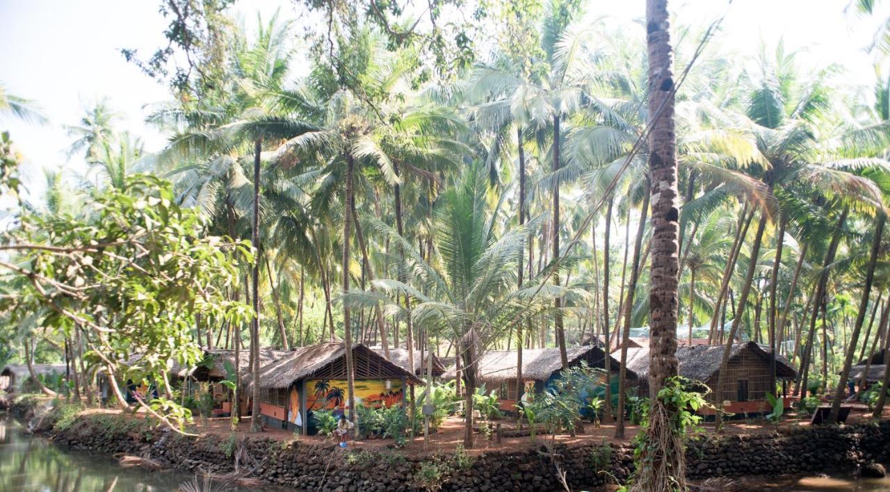 Palm Trees Ayurvedic Heritage Patnem Beach Exterior photo
