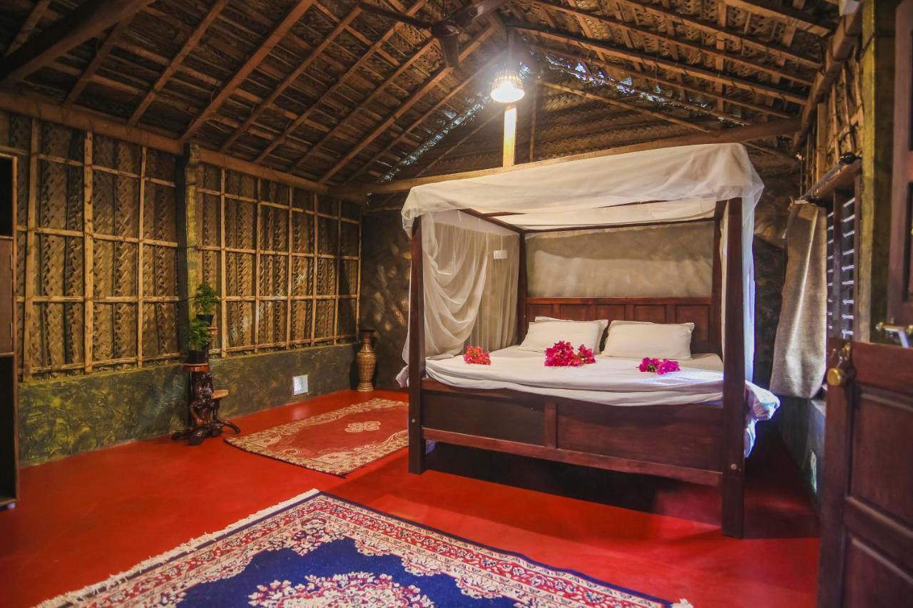 Palm Trees Ayurvedic Heritage Patnem Beach Exterior photo
